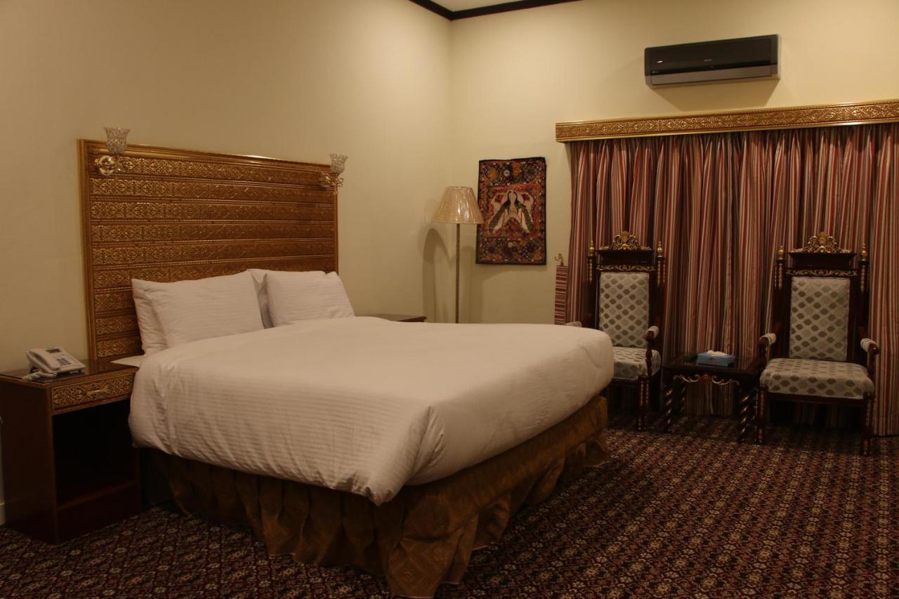 Indus Hotel Hyderabad Exterior foto